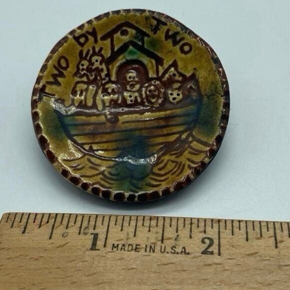 Vintage Handmade Pottery‎ Brooch signed Two by Two Religious Pin Noah's Ark - Picture 6 of 6